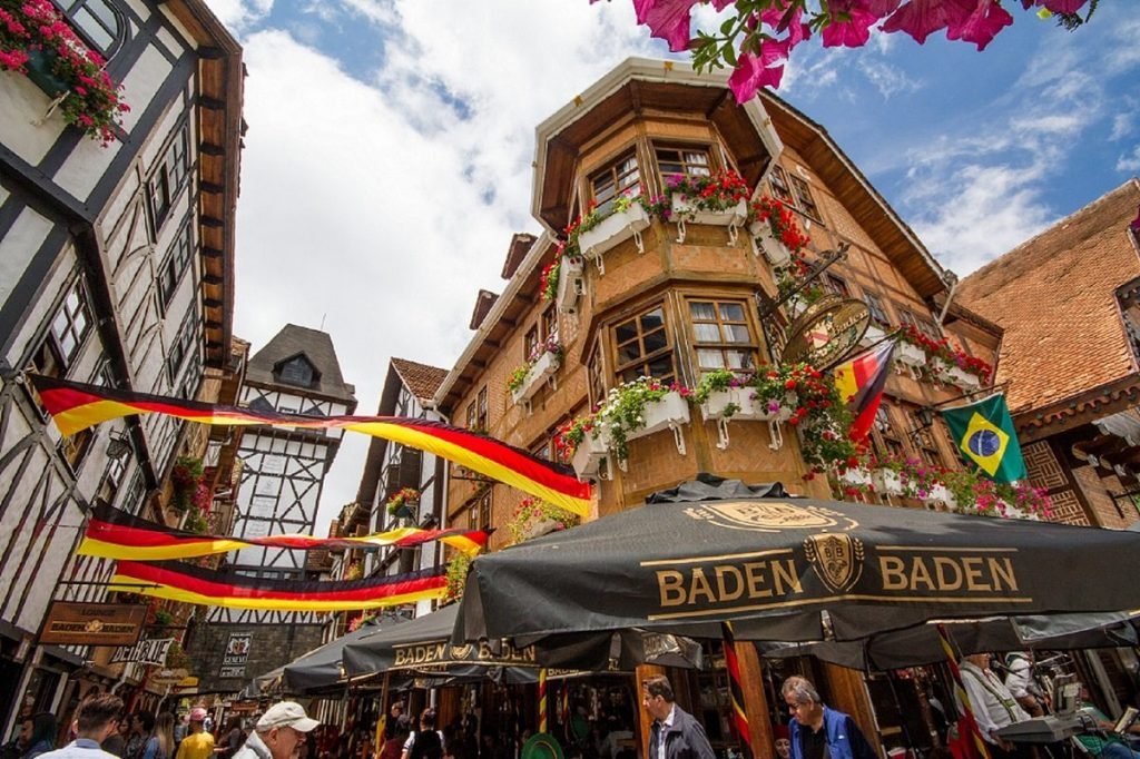 346528 826244 oktoberfest na baden baden O que fazer em Campos do Jordão: Roteiro de 3 dias (Completo)