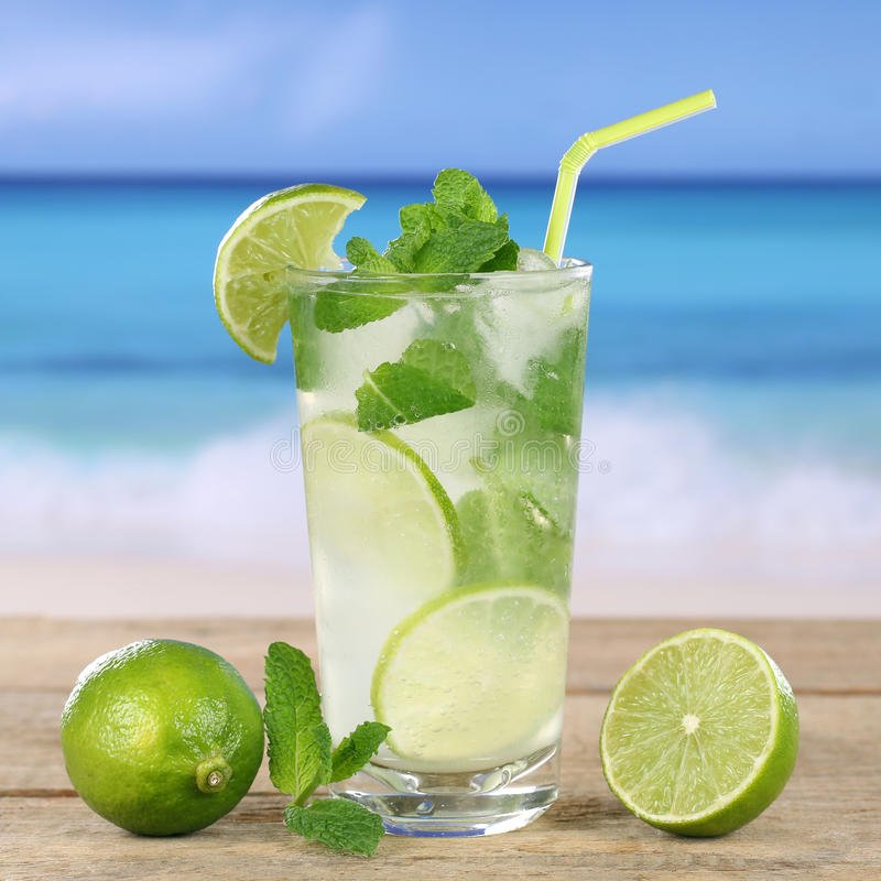 bebida do cocktail de mojito ou de caipirinha na praia 42328535 TOP 6 Melhores Passeios em Ilha Grande para curtir