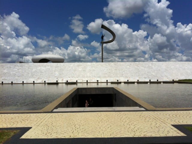 Memorial-JK-Brasilia-ponto-turistico