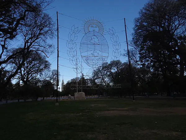 Brasão de Mendoza na Plaza Independencia