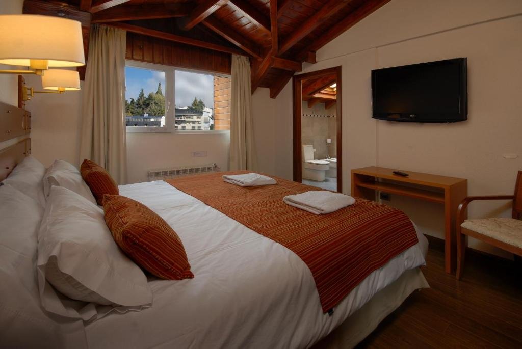 onde ficar em bariloche hotel tirol Descubra Onde Ficar em Bariloche: Mapa das Regiões e Hotéis