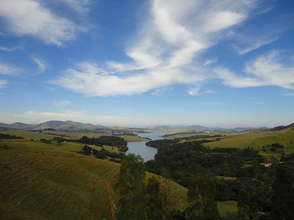 Paisagem da Represa Jaguari em Joanópolis