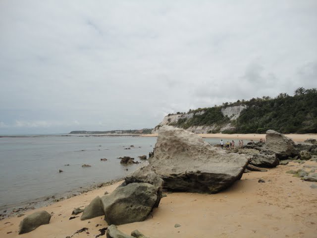 Pedras na praia do espelho em Porto Seguro