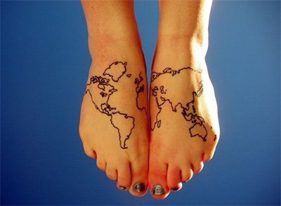 tatuagem mapa mundi pe viagem