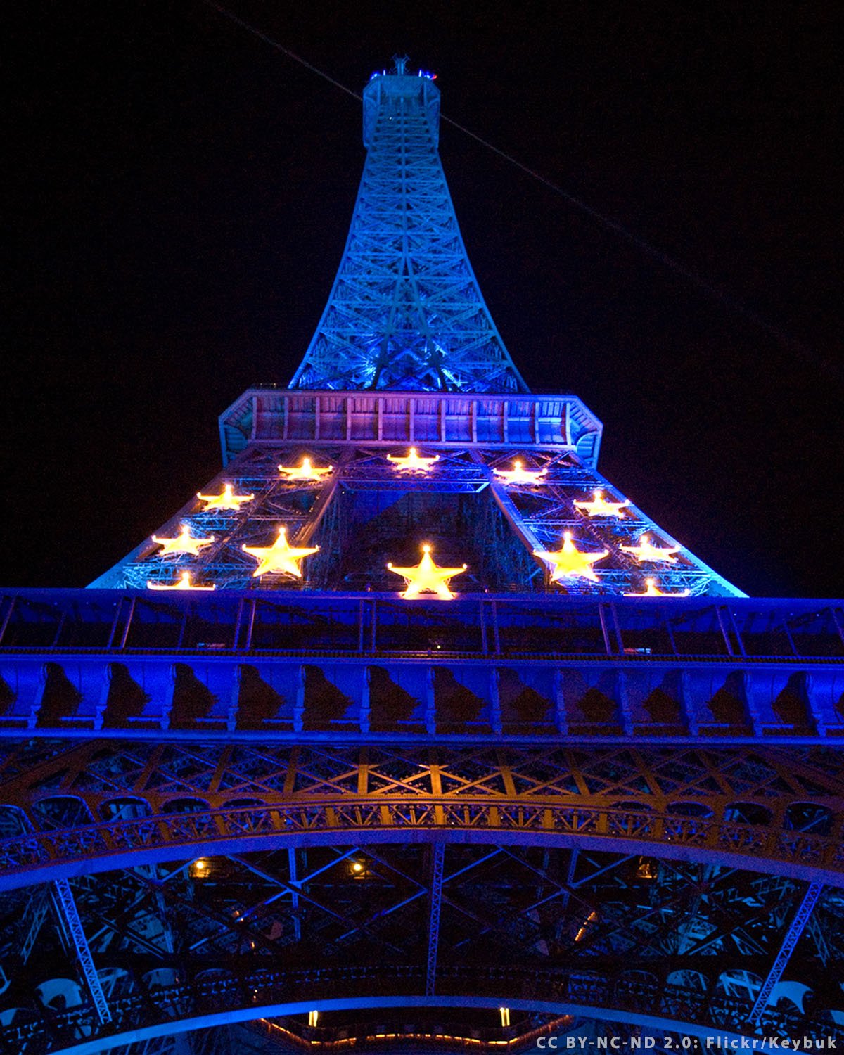 Torre de Paris, maior símbolo Frances. |  Roteiro na Europa: Como fazer, qual o roteiro mais barato e opções de 10, 15 e 20 dias | ILoveTrip